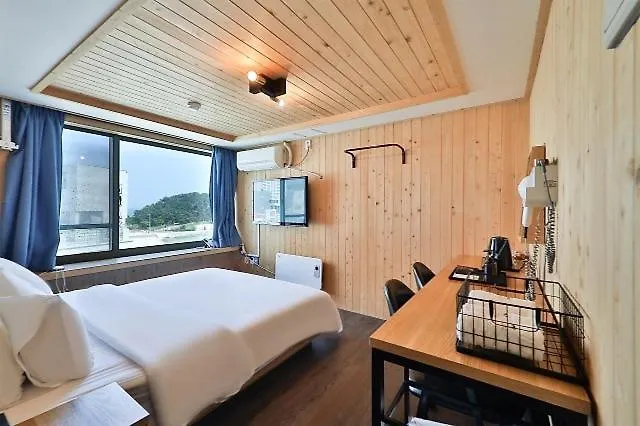Busan Songjeong Namuneulbo Motel